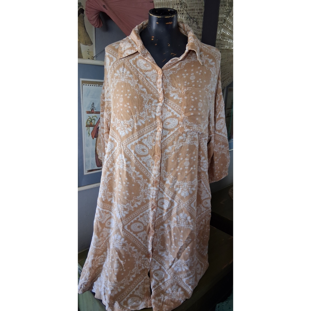 Chic Tan and White Half Sleeve Dress